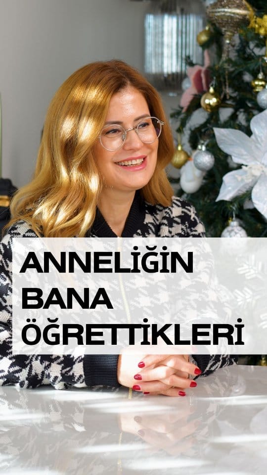 Post 6 by Esra Zengin on Instagram (video)