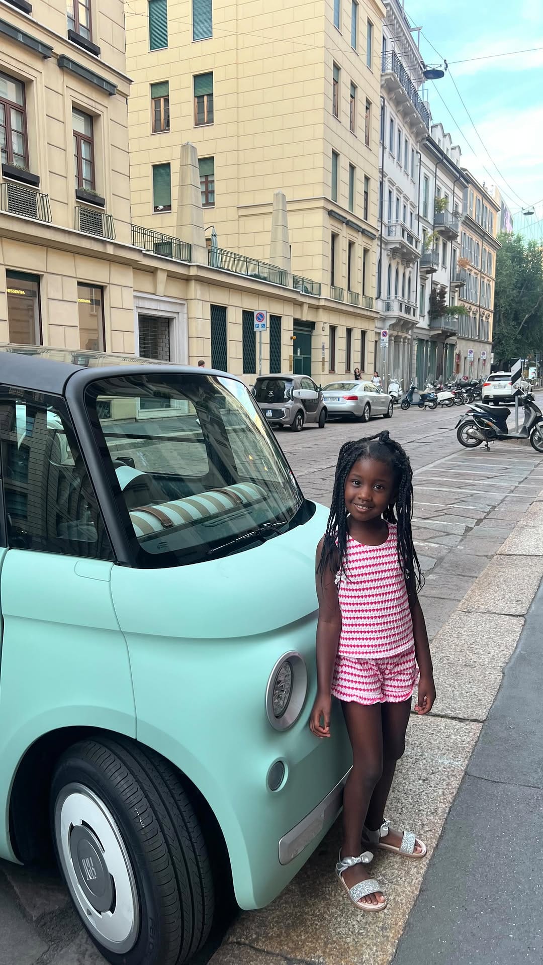 Post 2 by Leila Danai on Instagram (video)