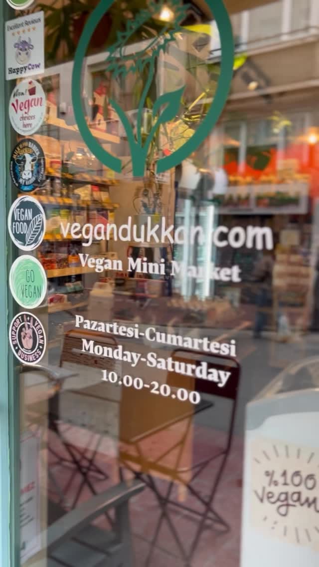 Post 4 by Vegan Dükkan on Instagram (video)