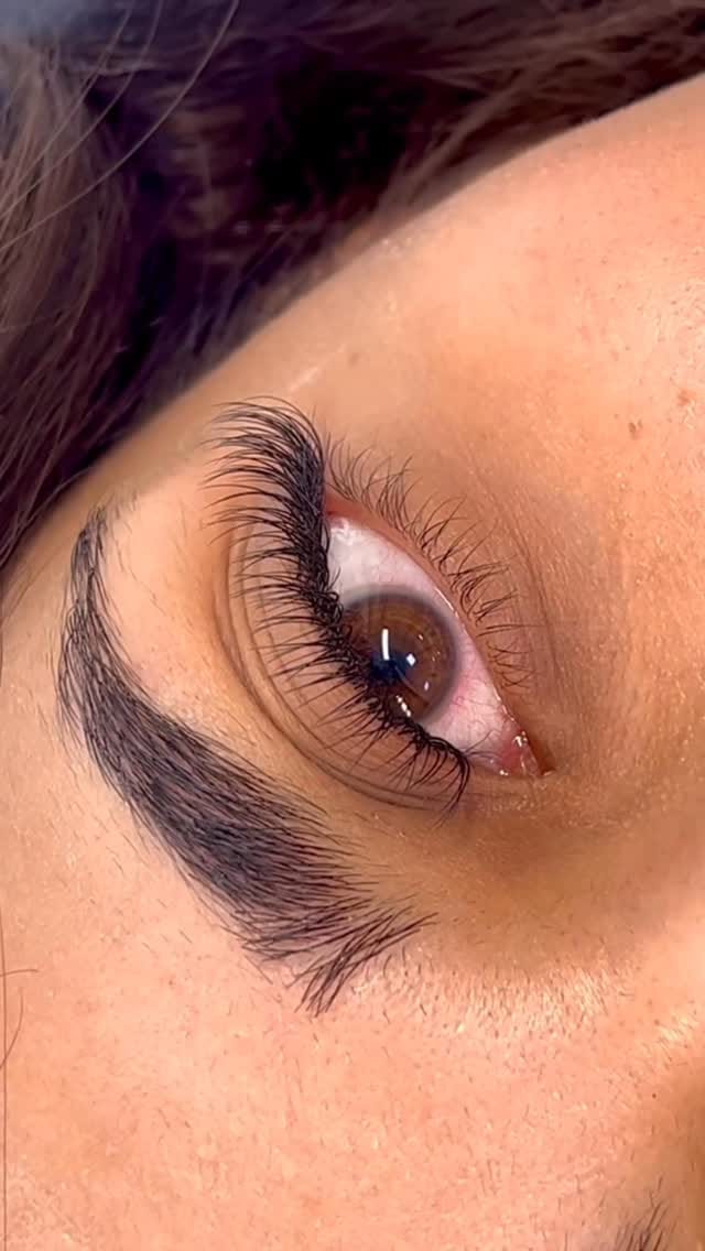 Post 8 by SexylashesBrowBar on Instagram (video)