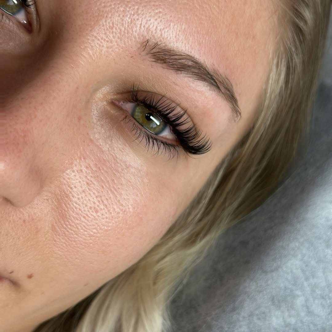 Post 5 by SexylashesBrowBar on Instagram (carousel)