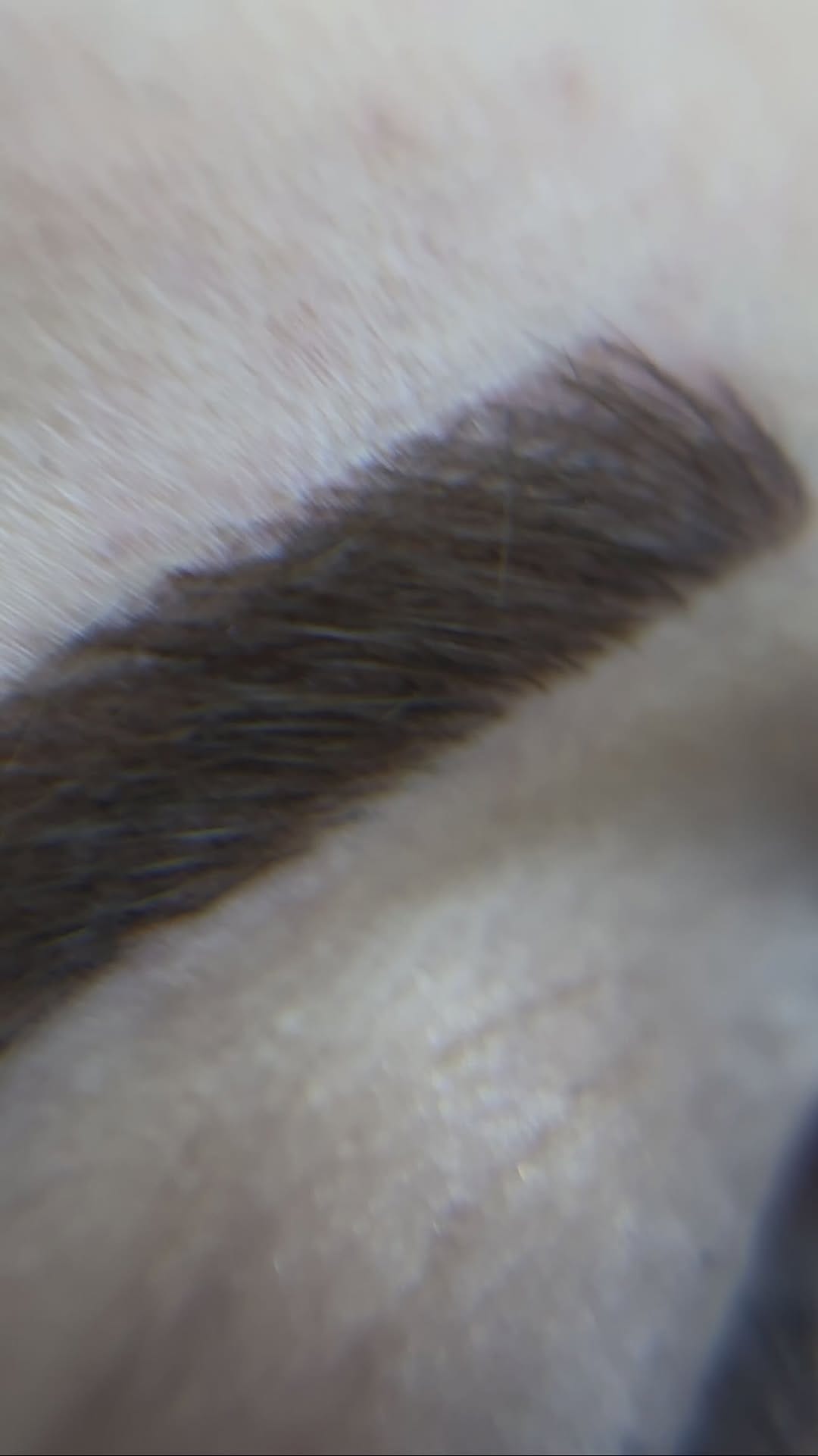 Post 6 by ZELAL KAYA BEAUTY&MAKEUP on Instagram (video)