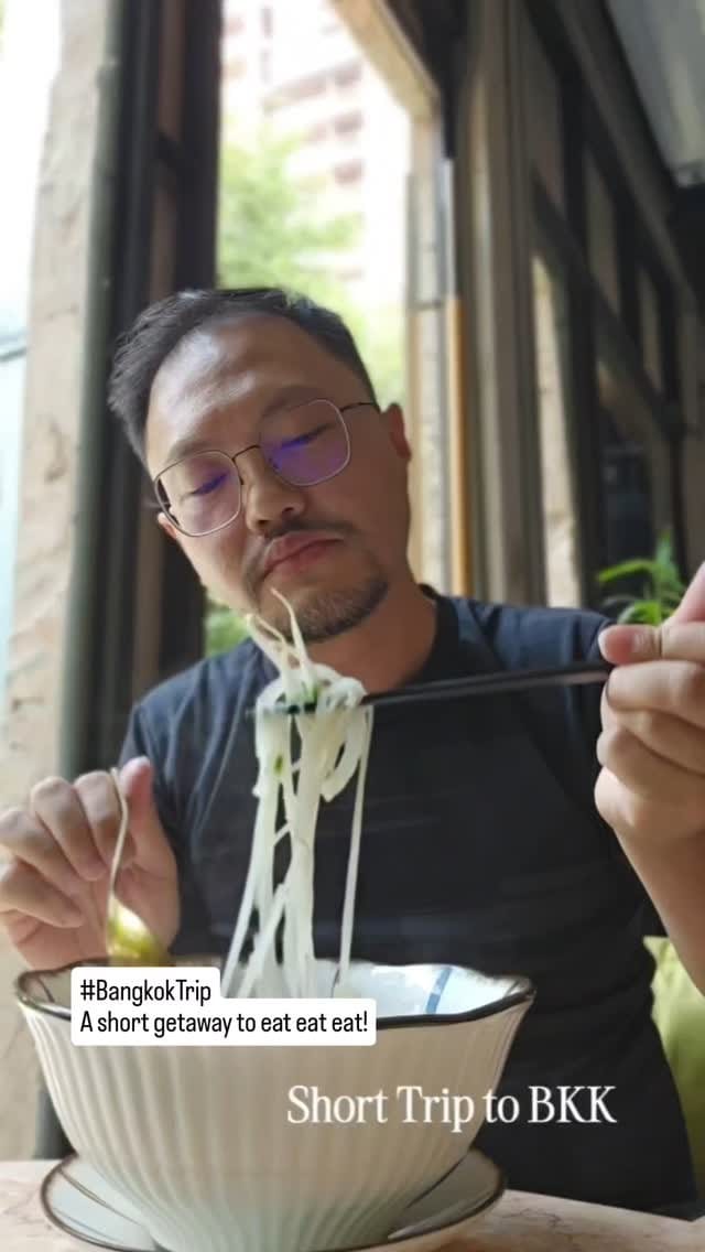 Post 5 by Deelicious on Instagram (video)