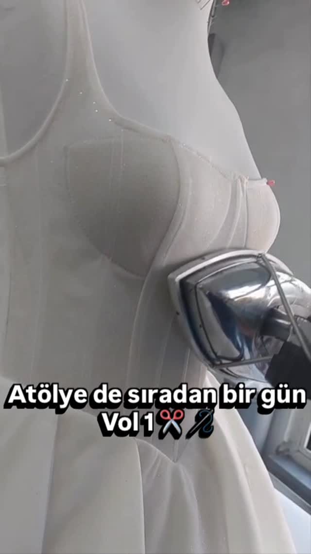 Post 1 by Esra Özcan on Instagram (video)