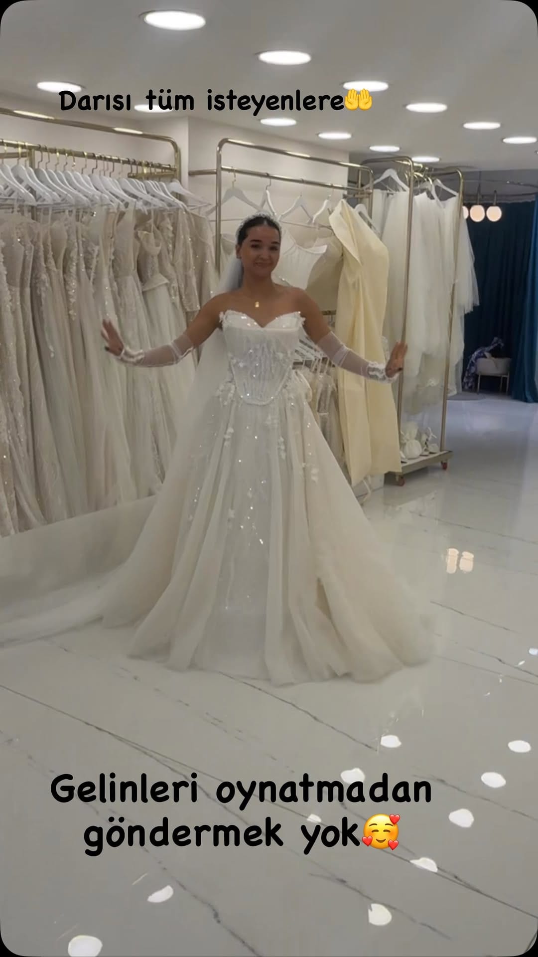 Post 8 by Esra Özcan on Instagram (video)