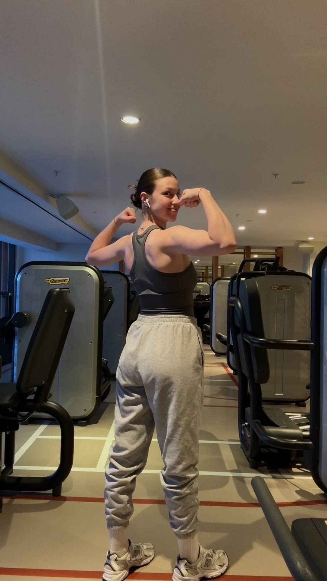 Post 1 by Genesis Lindsay | NYC blogger on Instagram (video)