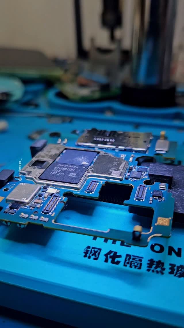 Post 2 by TECH MAN on Instagram (video)