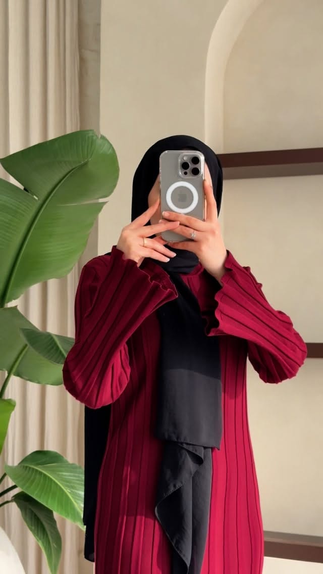 Post 10 by Emine Aydın, tesettür giyim, hijabfasion, bayan giyim on Instagram (video)