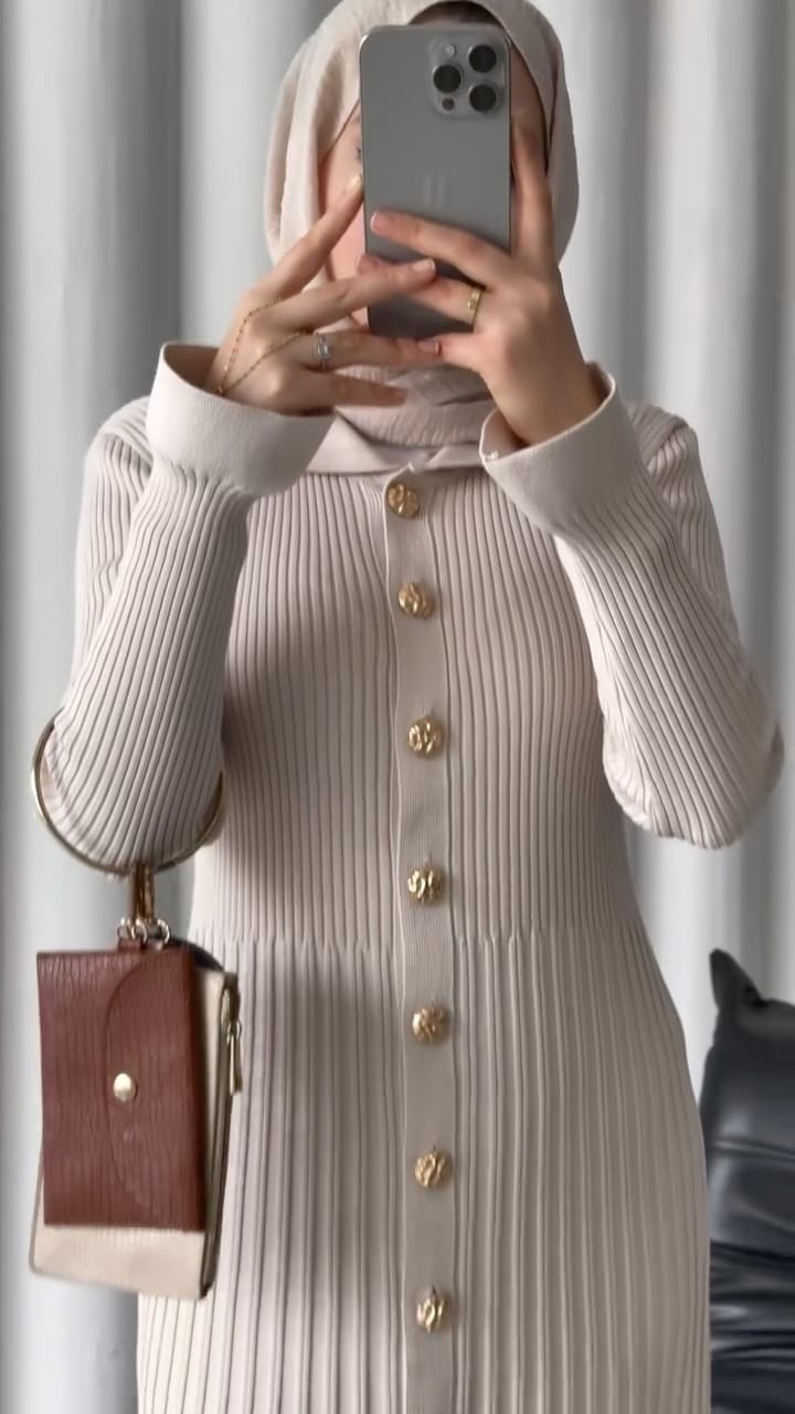 Post 9 by Emine Aydın, tesettür giyim, hijabfasion, bayan giyim on Instagram (video)