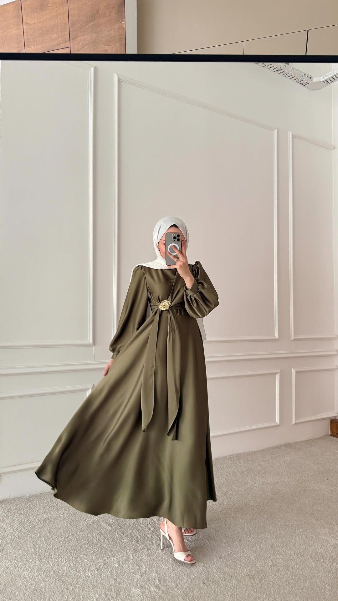 Post 4 by Emine Aydın, tesettür giyim, hijabfasion, bayan giyim on Instagram (video)