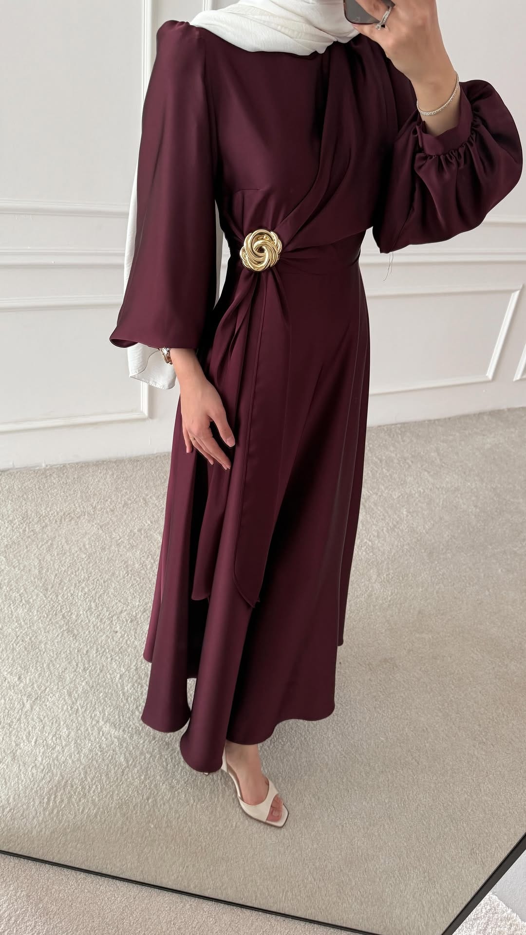 Post 5 by Emine Aydın, tesettür giyim, hijabfasion, bayan giyim on Instagram (video)