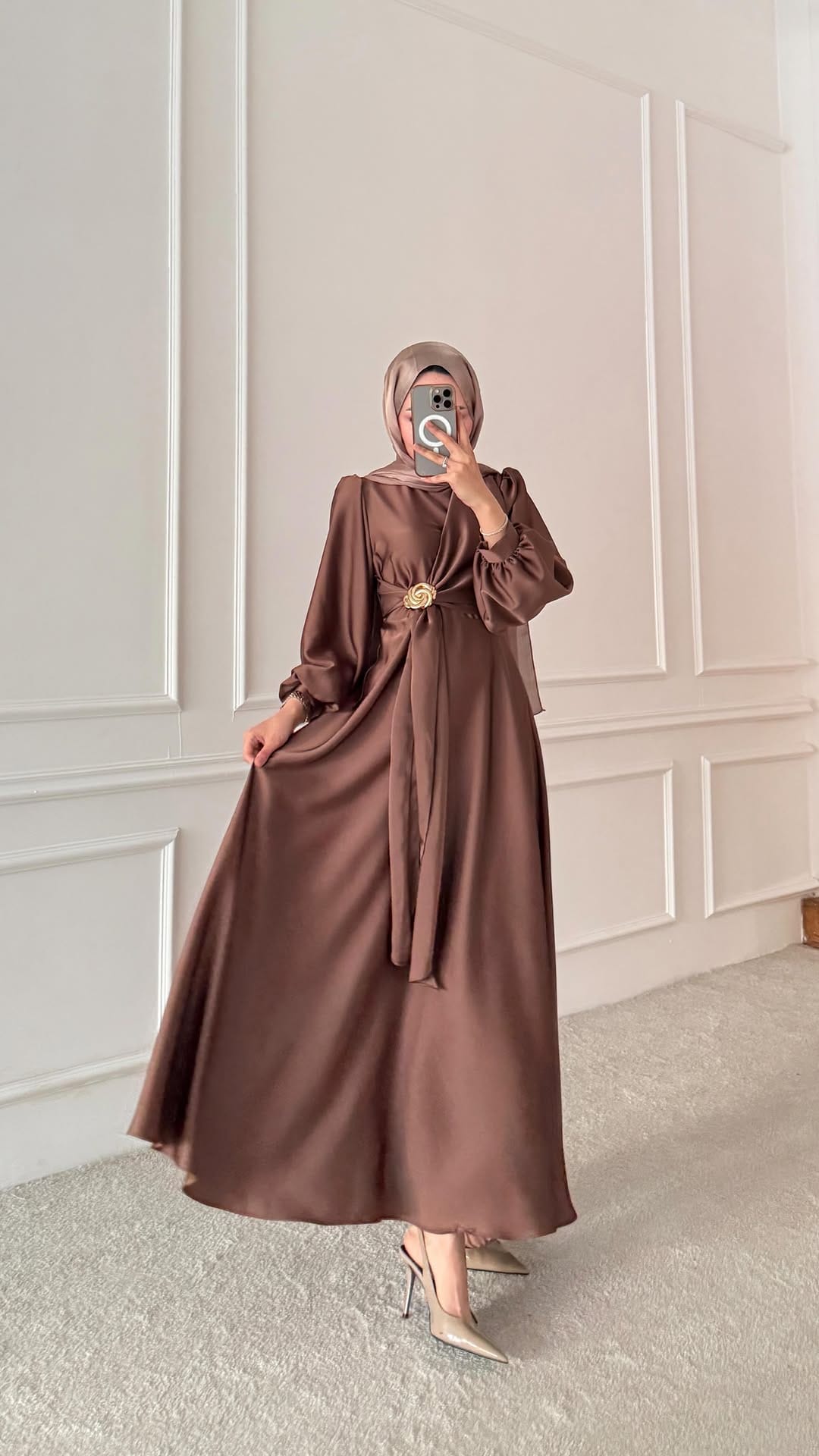 Post 3 by Emine Aydın, tesettür giyim, hijabfasion, bayan giyim on Instagram (video)