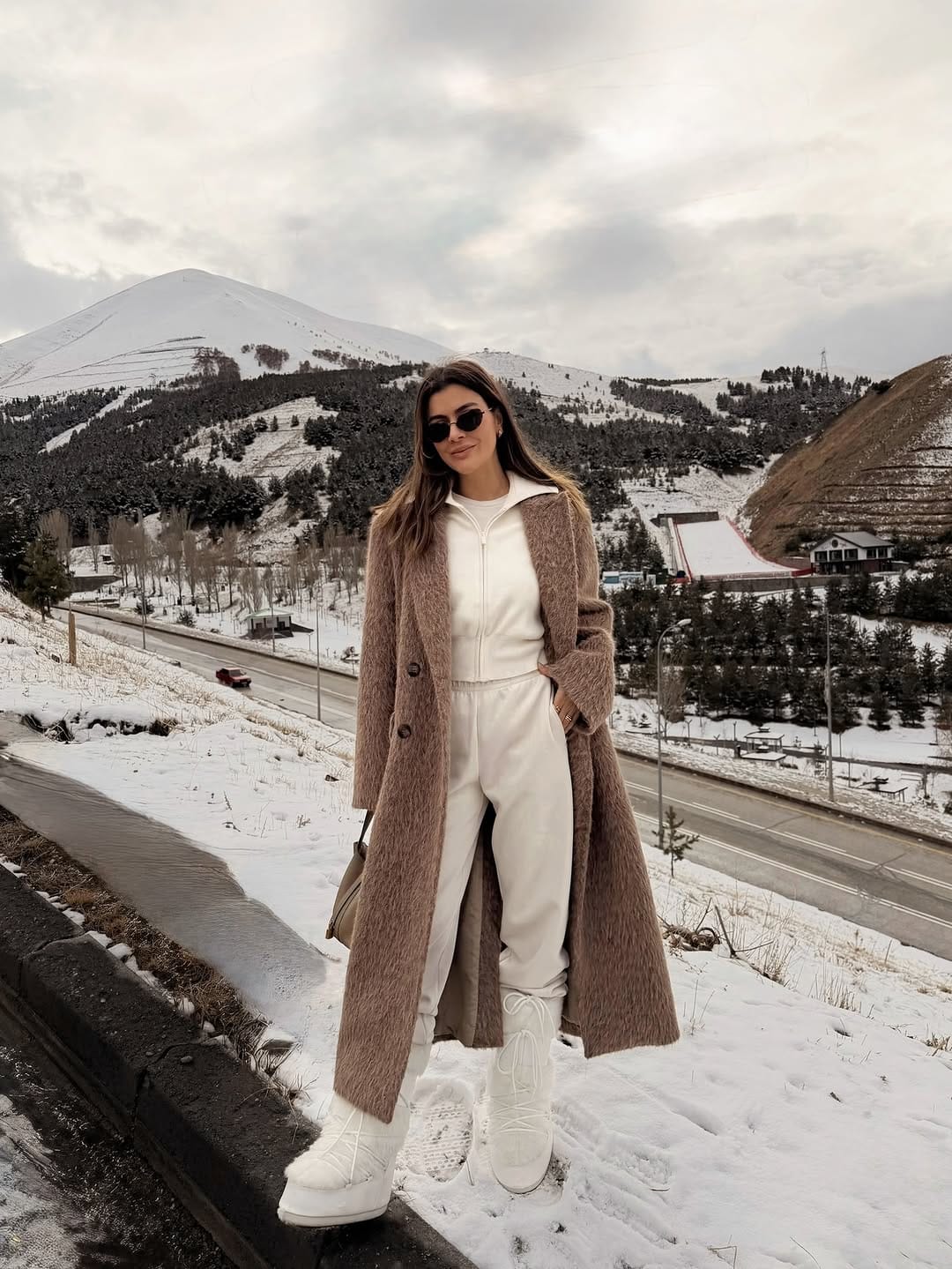 Post 9 by Büşra Neziroğluları on Instagram (carousel)