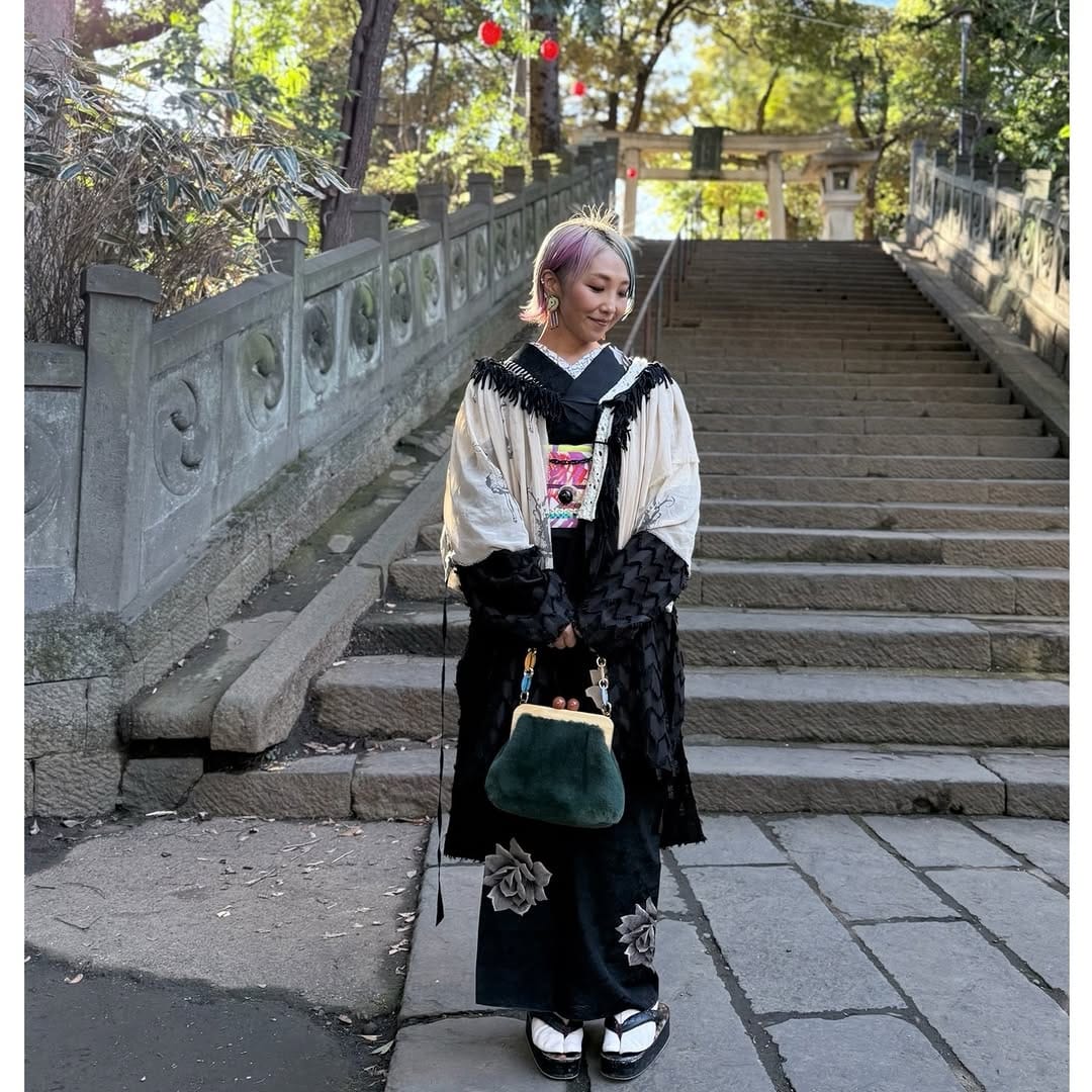 Post 10 by CHOKO on Instagram (carousel)
