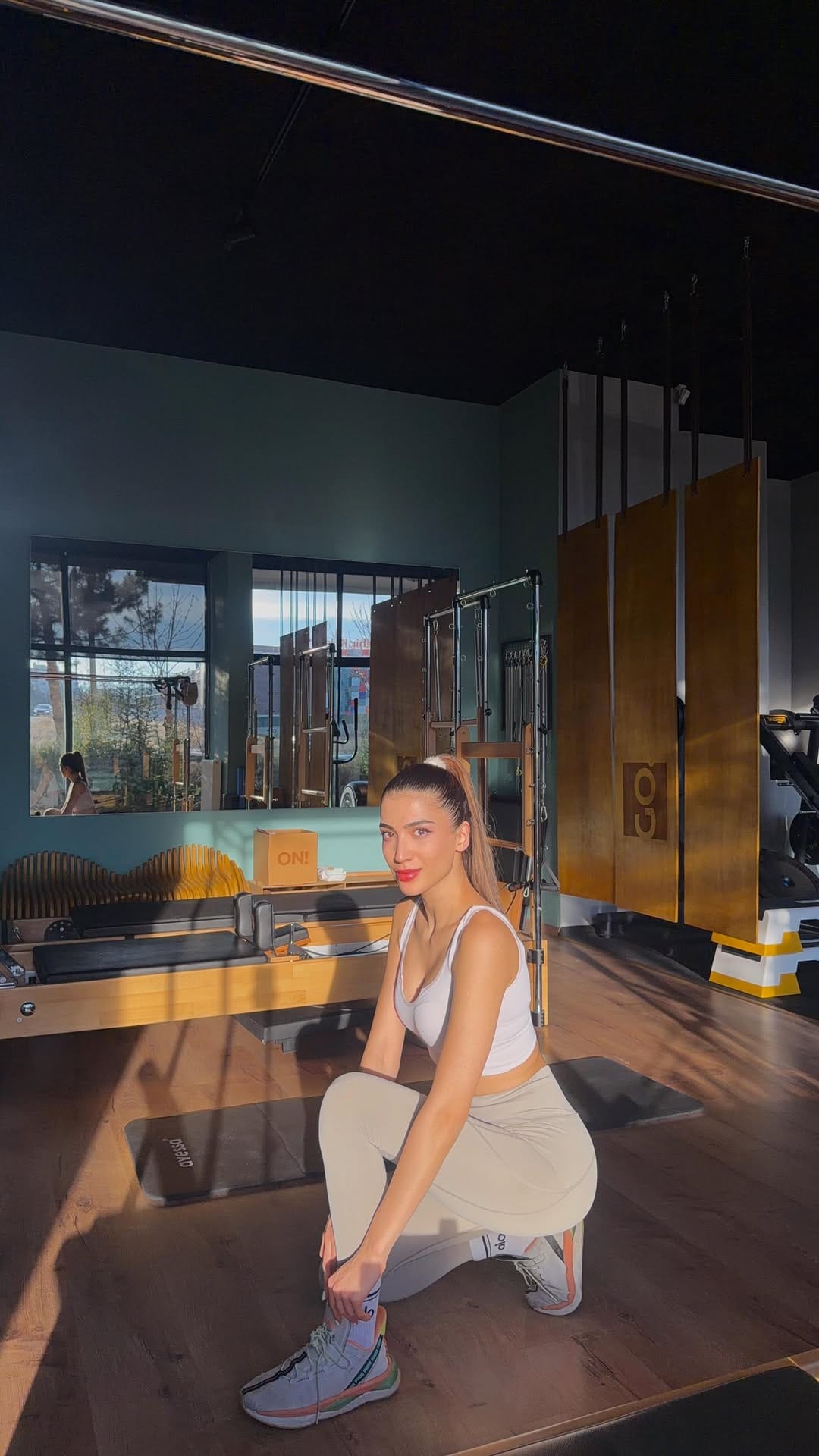 Post 3 by Elif on Instagram (video)
