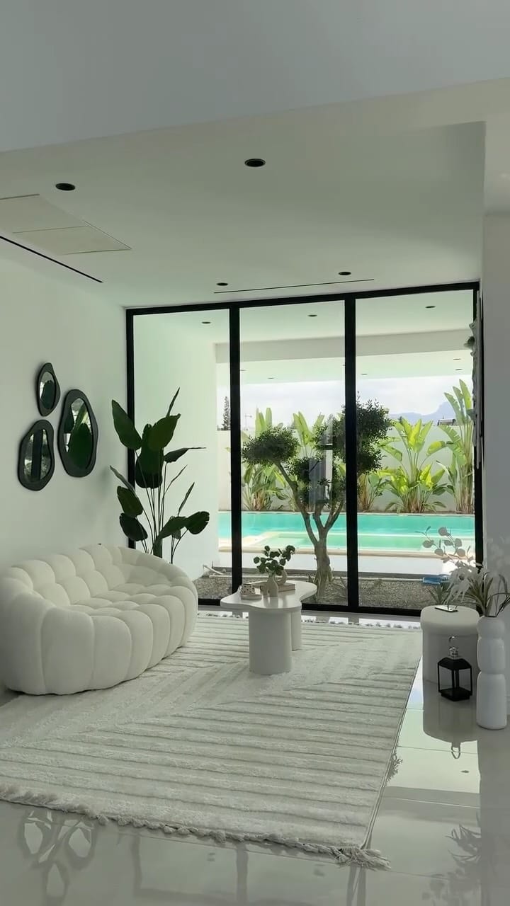 Post 9 by Melis Mutu Haddadi on Instagram (video)
