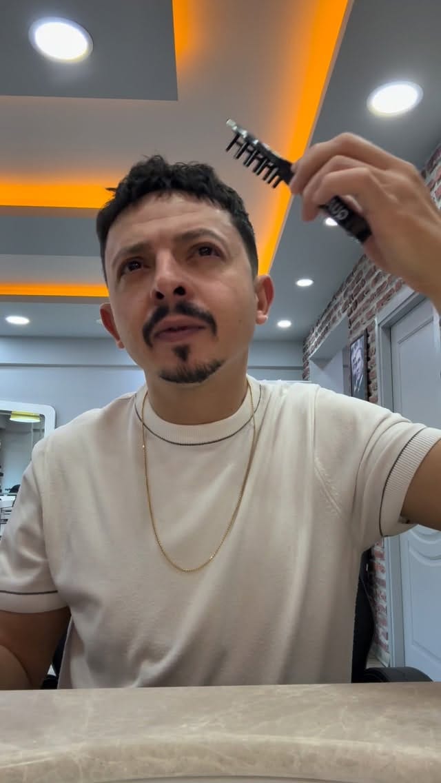 Post 6 by İçim yazar on Instagram (video)