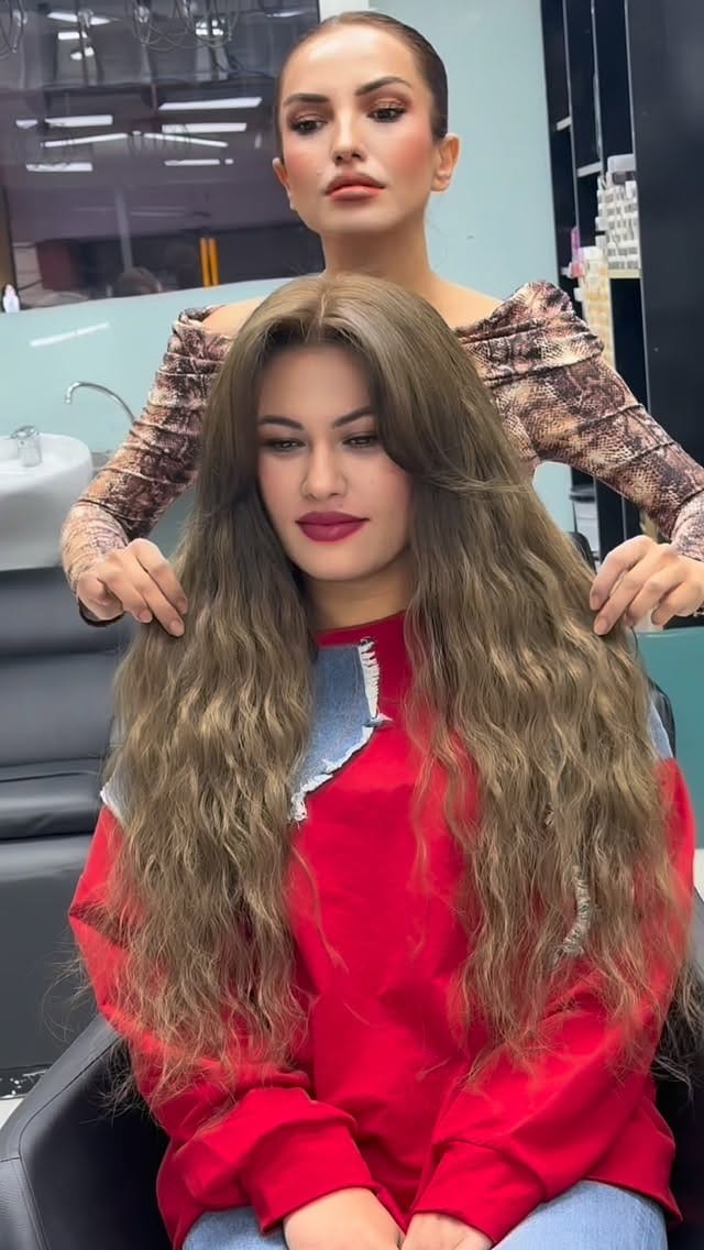 Post 2 by 👑Nuray Özsavcı 👑 on Instagram (video)