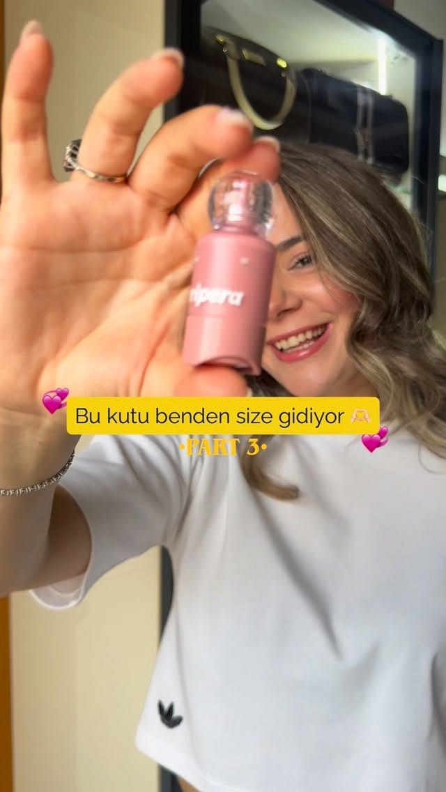 Post 7 by Ayça on Instagram (video)
