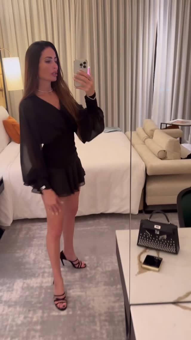 Post 3 by Lorraine Castagna 🧿 Medical Beauty Spot on Instagram (video)