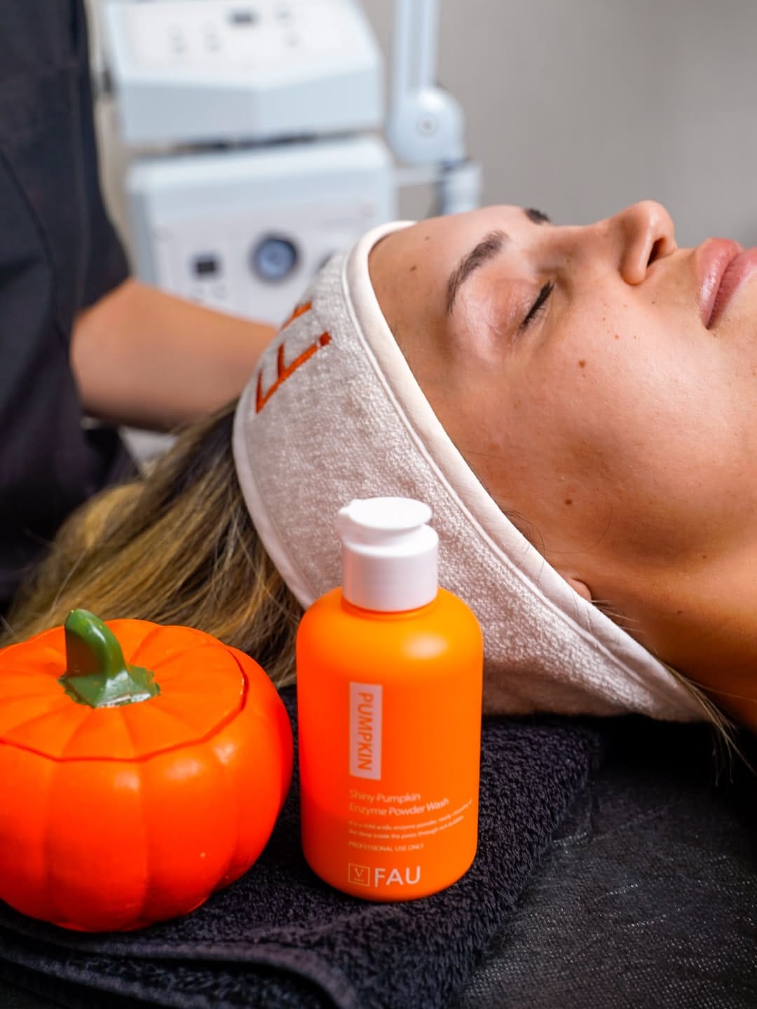 Post 6 by Aynur Kaya Beauty Center on Instagram (image)