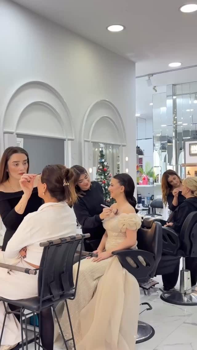 Post 3 by RADİKAL KUAFÖR on Instagram (video)
