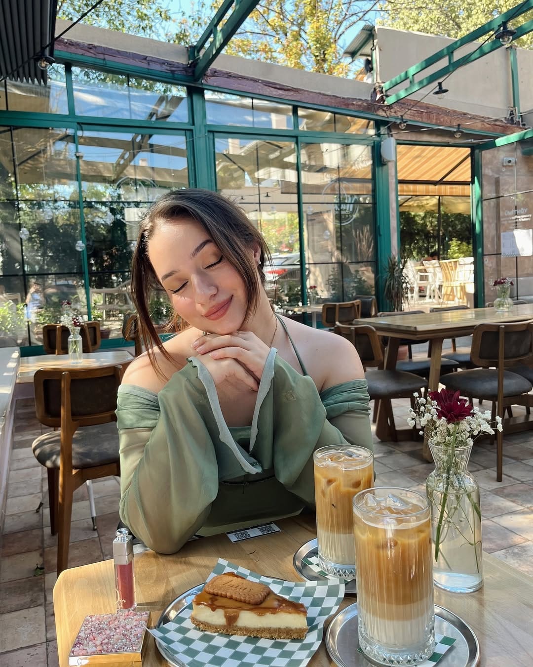 Post 10 by 𝙱𝚎𝚢𝚣𝚊 𝙶𝚞̈𝚗𝚎𝚢 ♡ on Instagram (carousel)