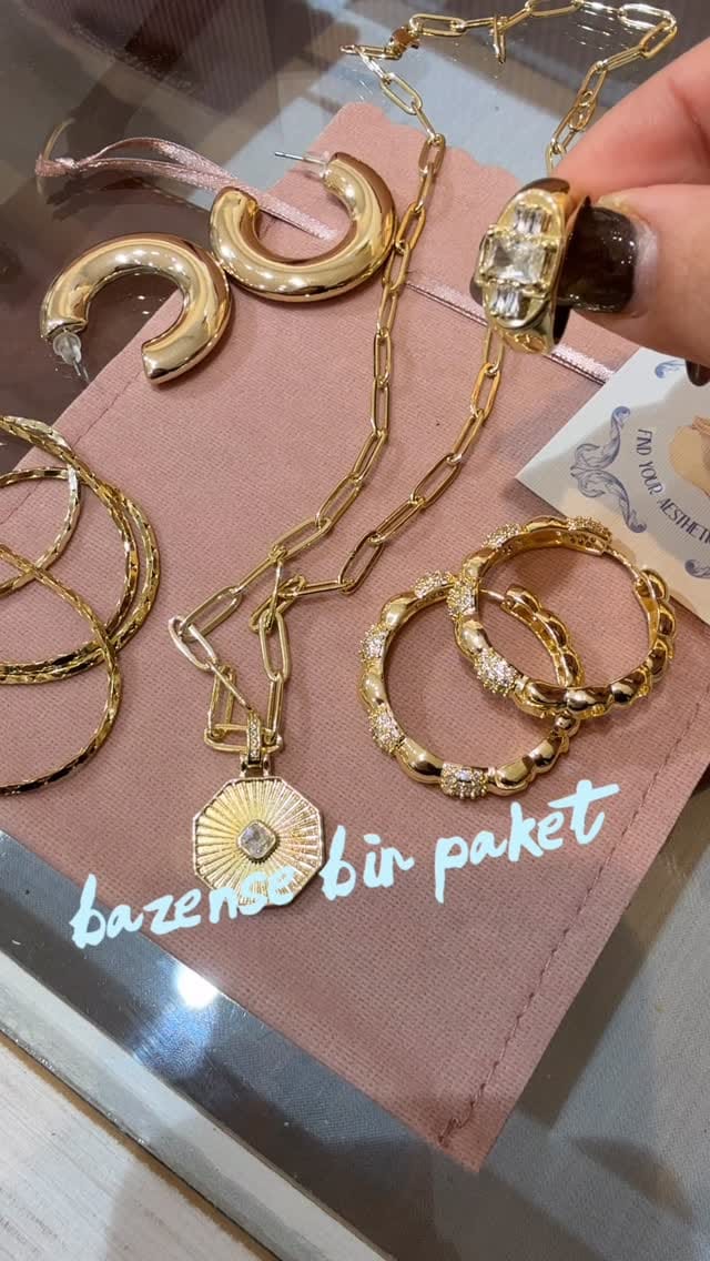 Post 5 by Chic Latife Takı ve Aksesuar on Instagram (video)