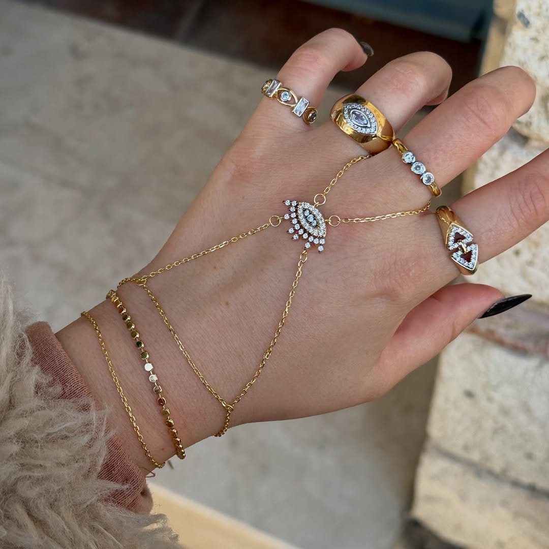 Post 2 by Chic Latife Takı ve Aksesuar on Instagram (carousel)