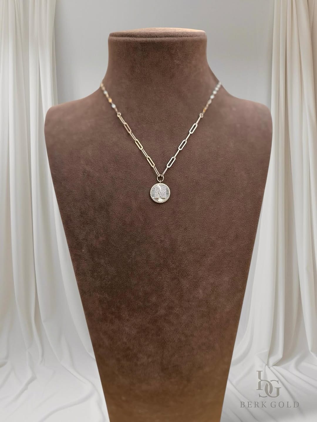 Post 7 by 𝐁𝐄𝐑𝐊 𝐆𝐎𝐋𝐃® on Instagram (image)