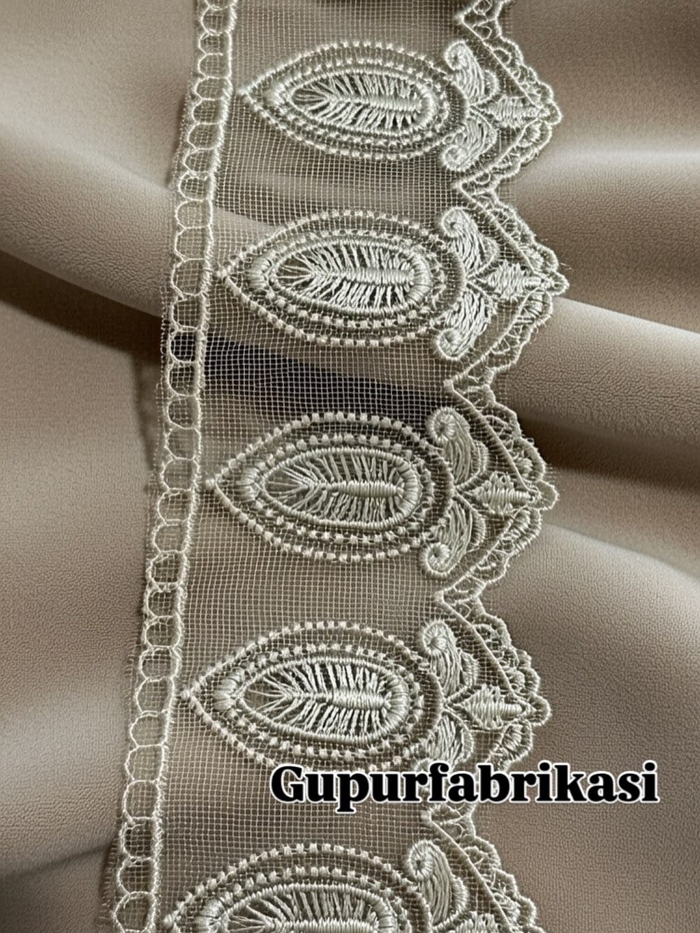 Post 5 by Guipure lace fabricasi on Instagram (image)