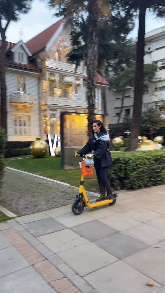Post 5 by Béjaoui Melek on Instagram (video)