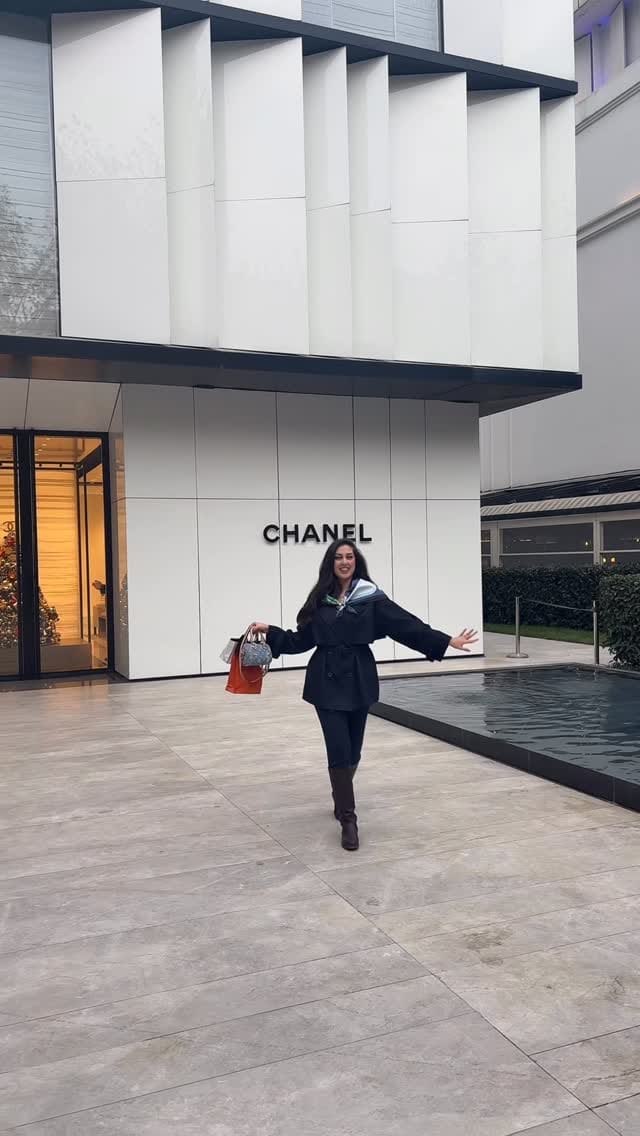 Post 4 by Béjaoui Melek on Instagram (video)
