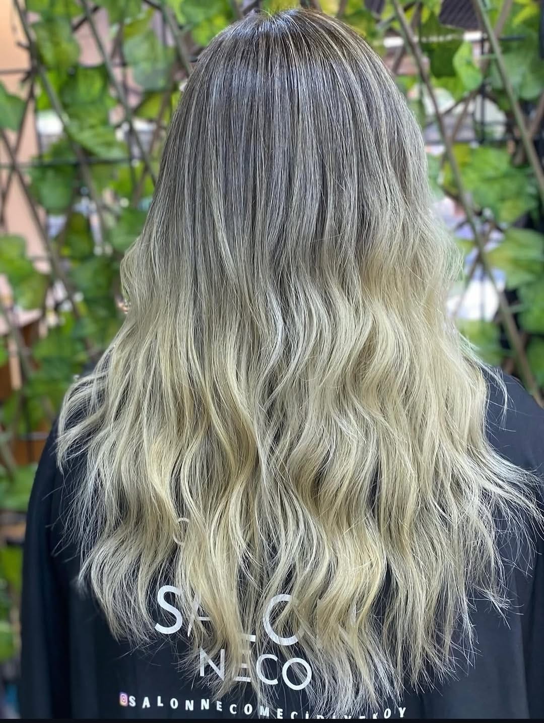 Post 4 by Salonnecomecidiyekoy on Instagram (carousel)