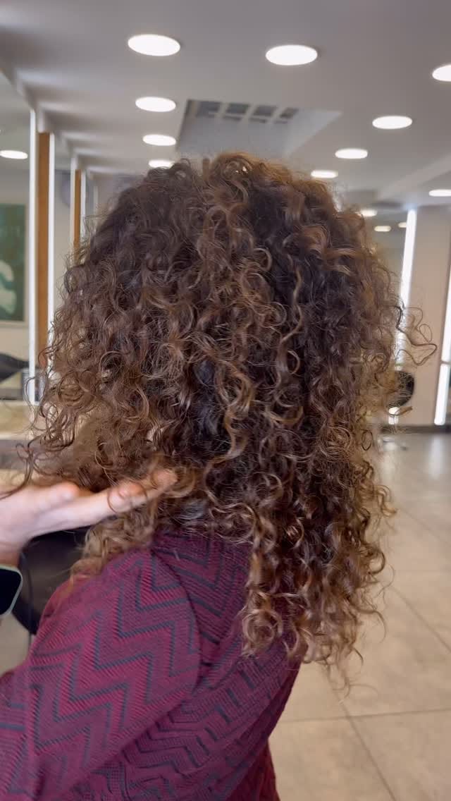 Post 3 by K Λ D İ R  P O L Λ T on Instagram (video)