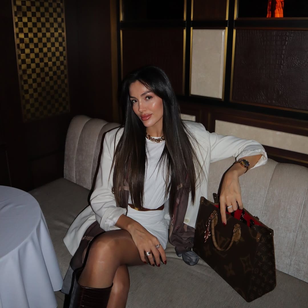 Post 7 by Özge Atalay on Instagram (carousel)