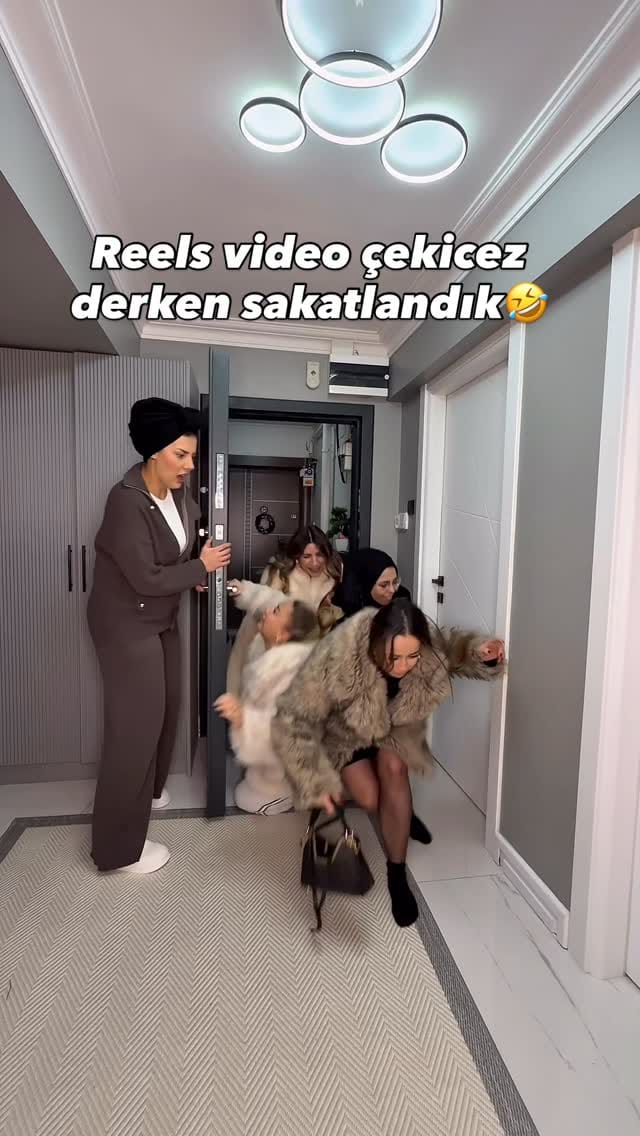 Post 7 by Esra 🪭 on Instagram (video)