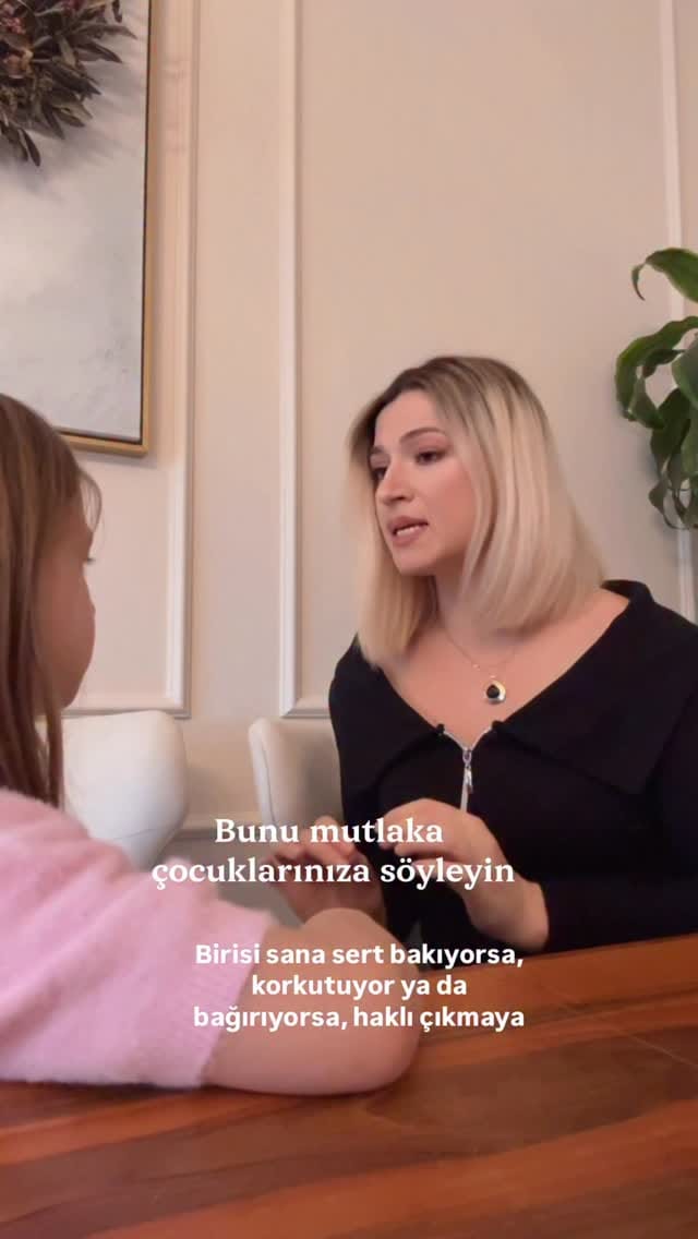 Post 1 by Esra Tuncer on Instagram (video)