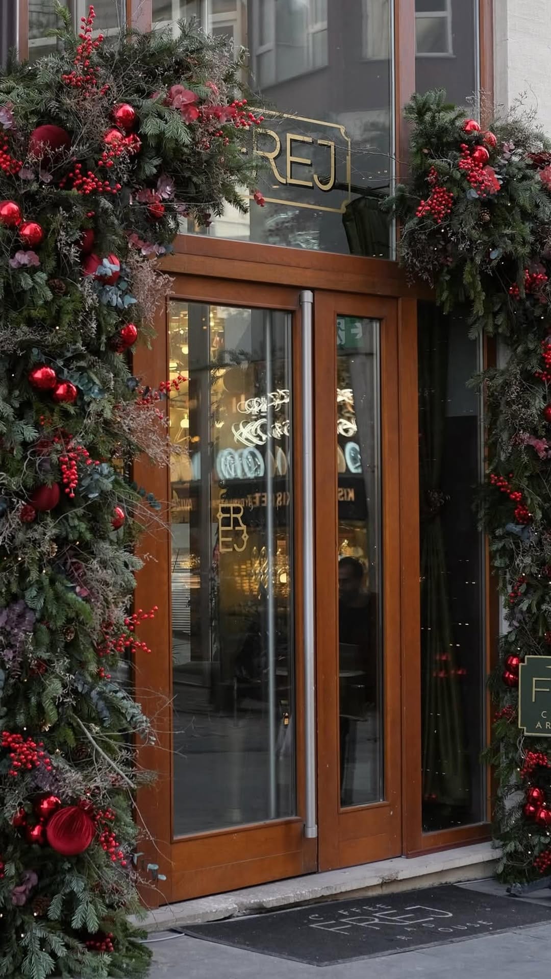Post 2 by La Casa Antica on Instagram (video)