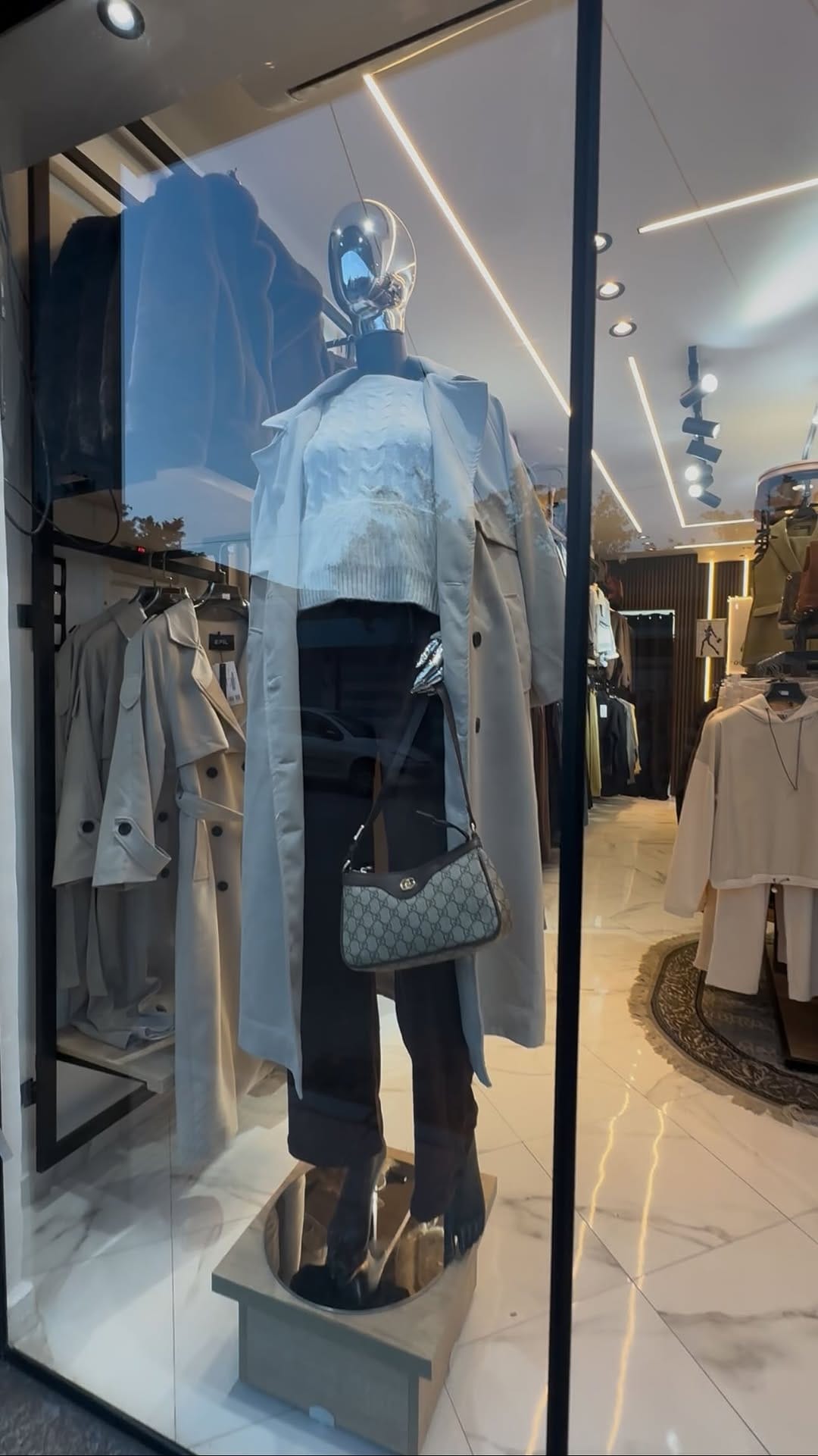 Post 10 by boutique femme fashion on Instagram (video)