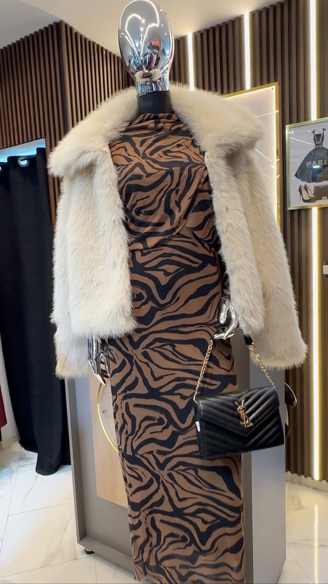 Post 3 by boutique femme fashion on Instagram (video)