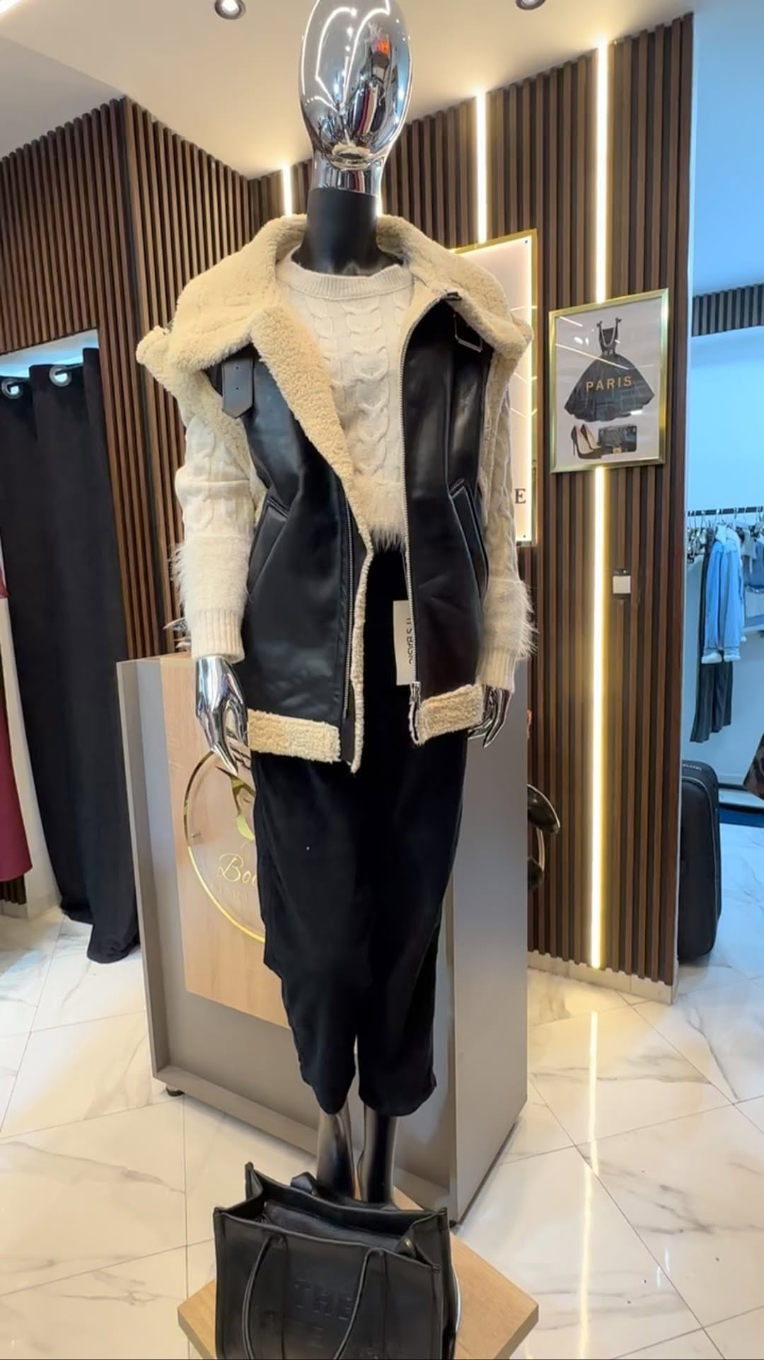 Post 4 by boutique femme fashion on Instagram (video)