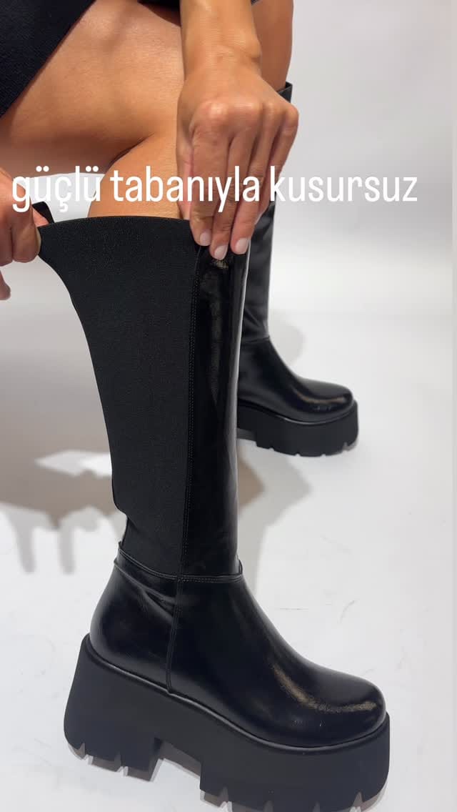 Post 3 by Fox Shoes on Instagram (video)