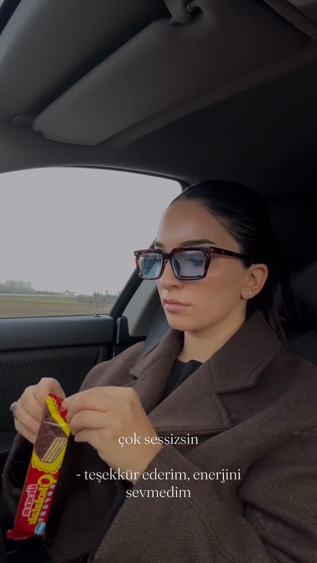 Post 10 by DAILYAREN on Instagram (video)