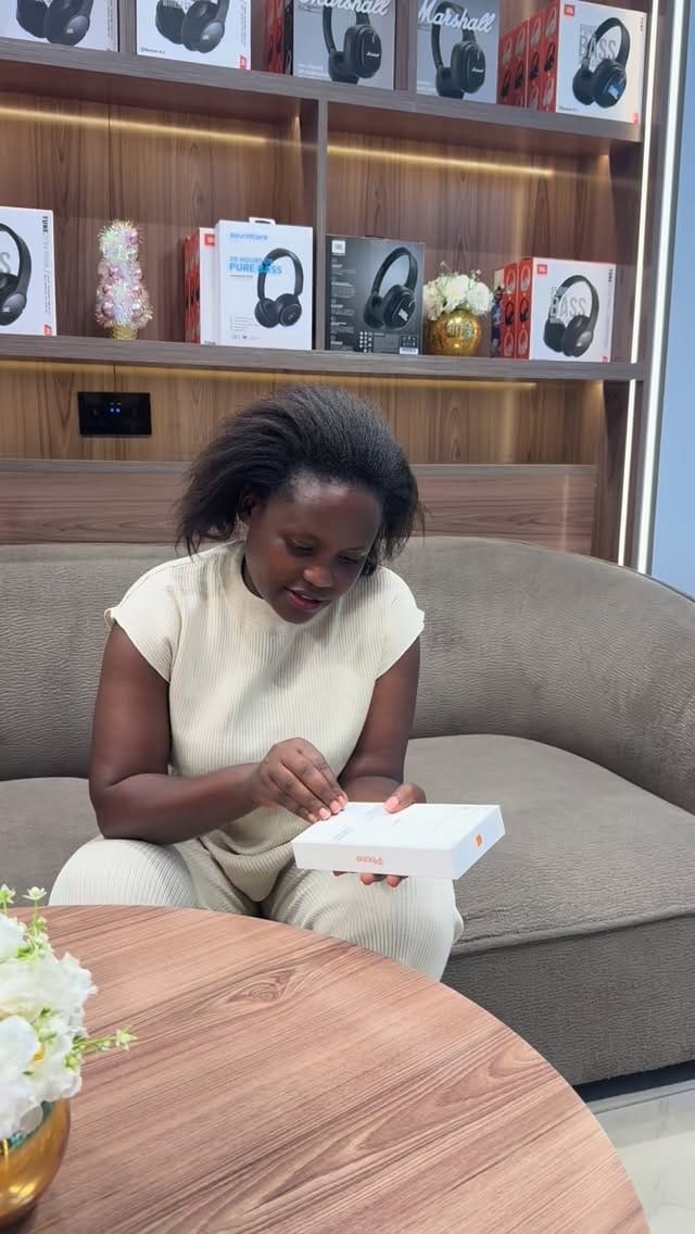Post 4 by iPhone  | Samsung |Google Pixel 🇹🇿 on Instagram (video)