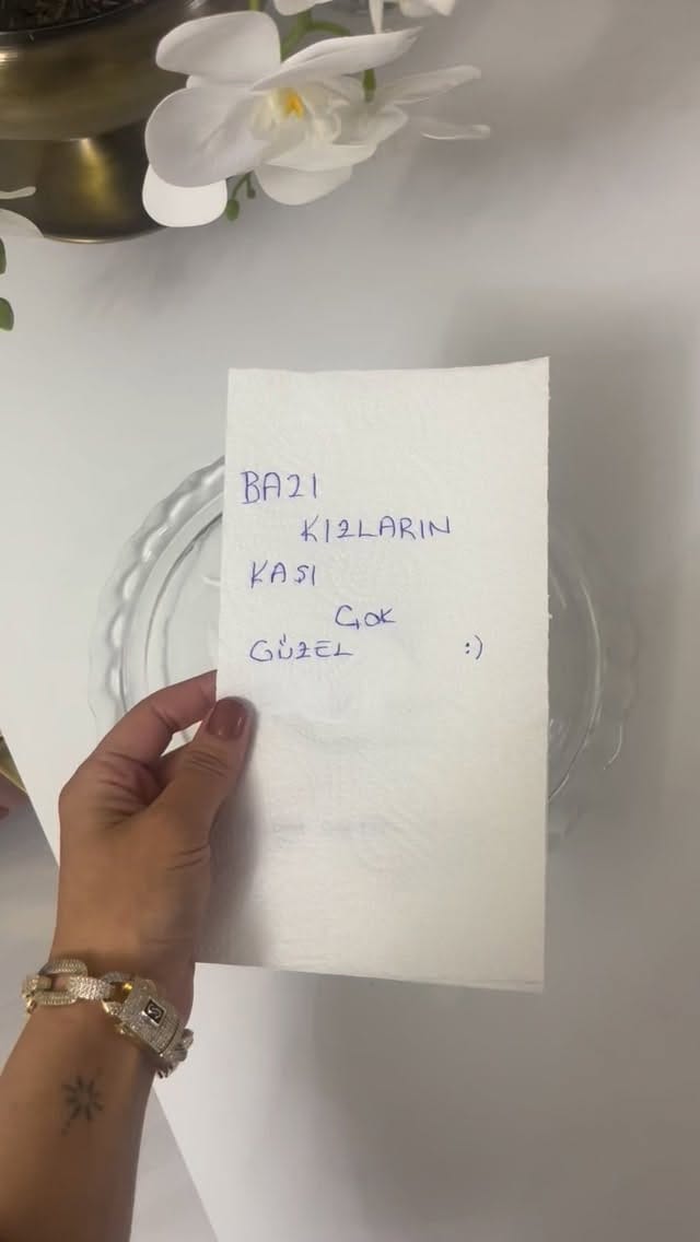 Post 8 by Kübra Çakmak | Kalıcı Makyaj Eğitmeni on Instagram (video)