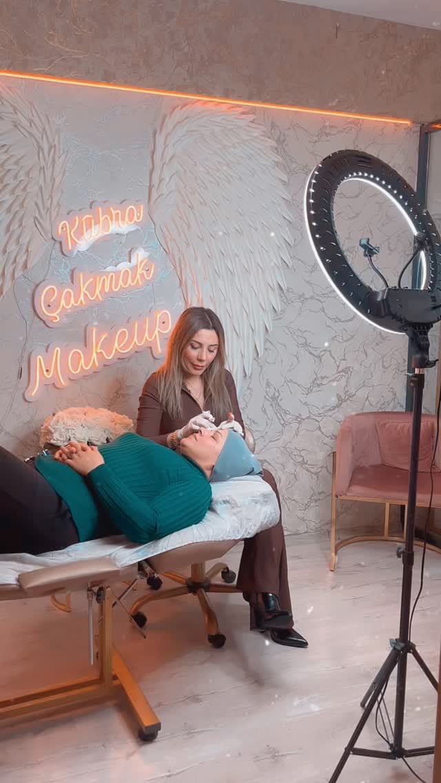 Post 9 by Kübra Çakmak | Kalıcı Makyaj Eğitmeni on Instagram (video)