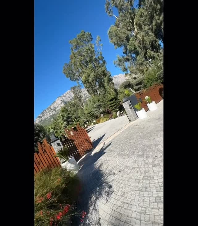 Post 7 by Cix Kuaför on Instagram (video)