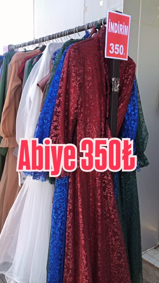 Post 4 by Tesettür Abiye Ferace on Instagram (video)
