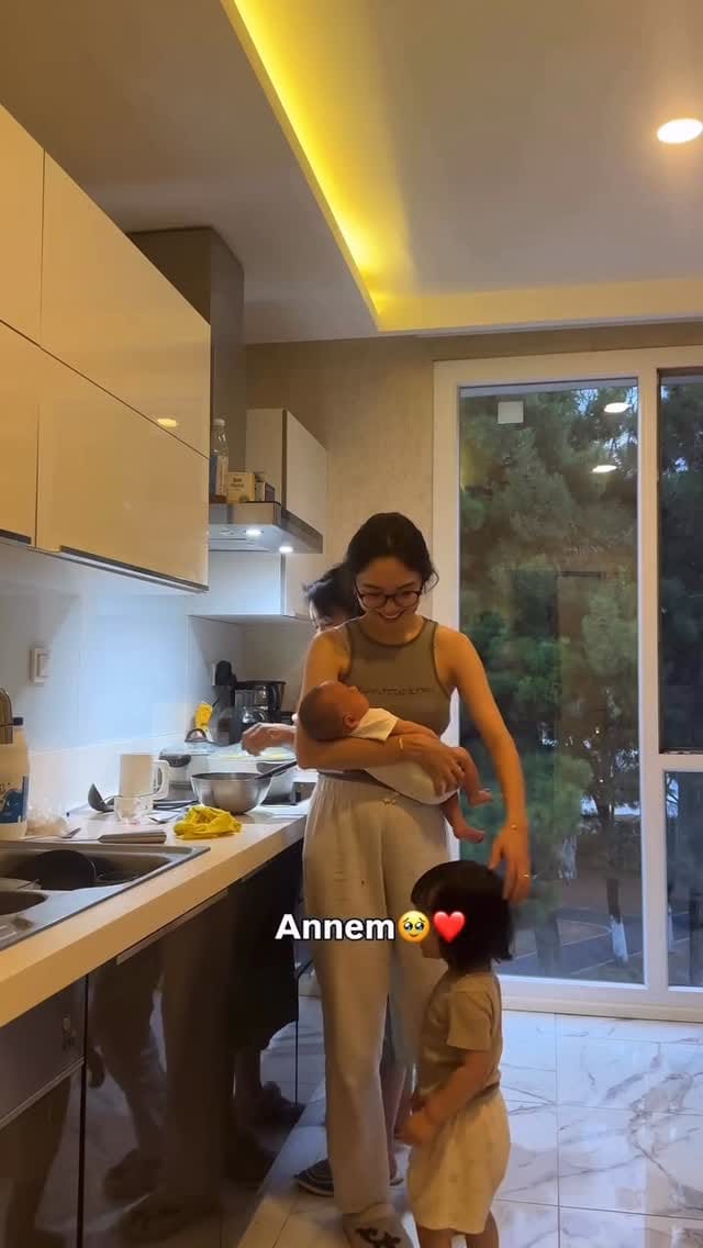 Post 10 by Hamileyizanneyiz on Instagram (video)